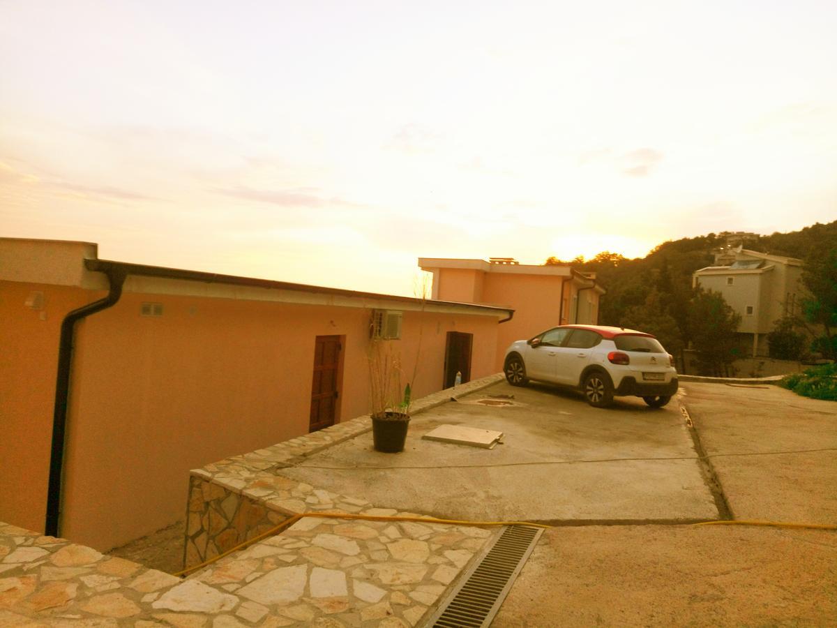 Villa Roan Bar Exterior photo