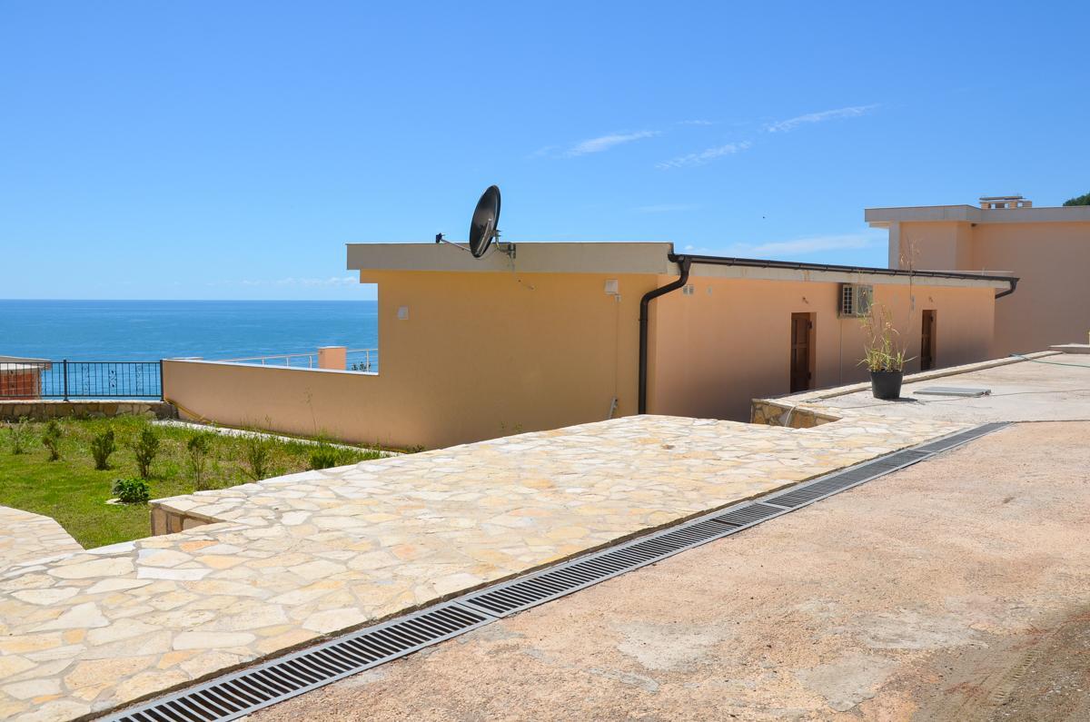 Villa Roan Bar Exterior photo